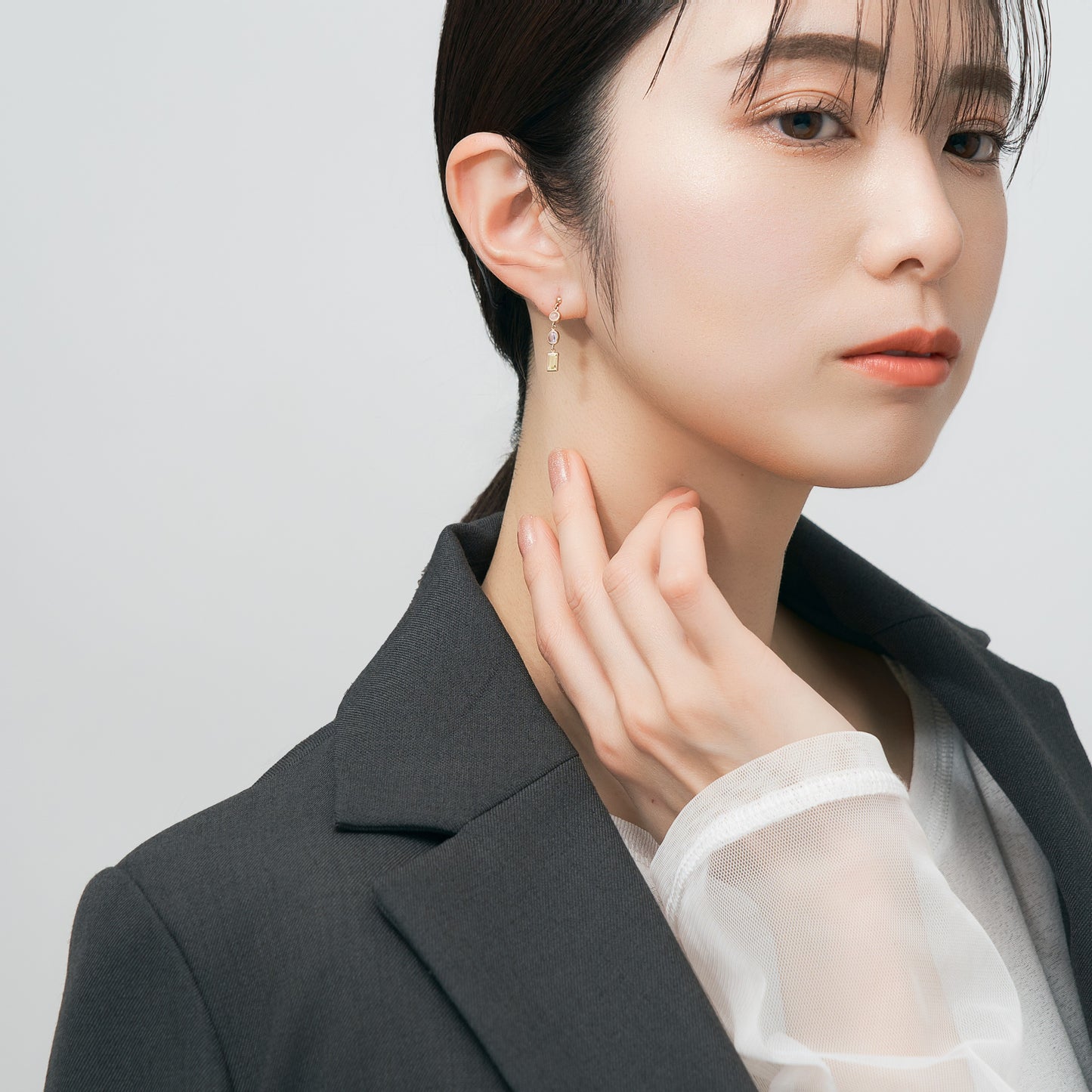 K10 マルチカラーストーン スタッドピアス