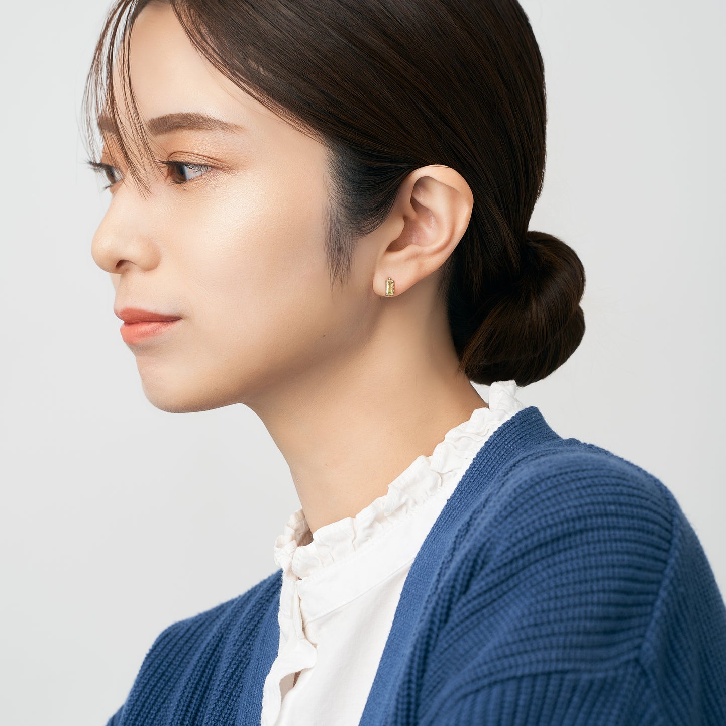 K10 つや消し スクエア ピアス - ➁(ペリドット)