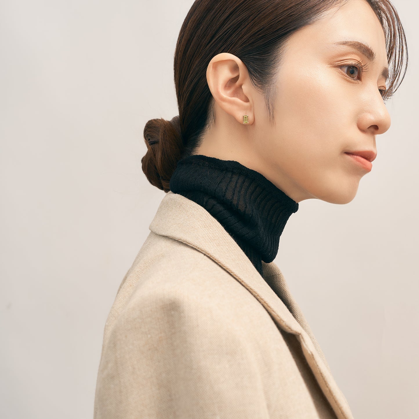 K10 つや消し スクエア ピアス - ① (ペリドット)