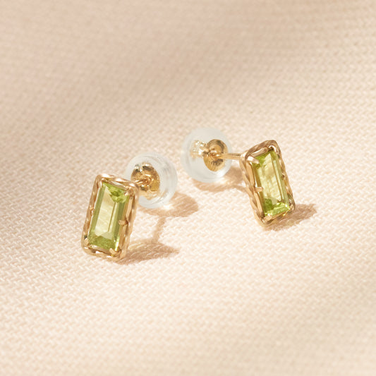K10 つや消し スクエア ピアス - ①  (ペリドット)