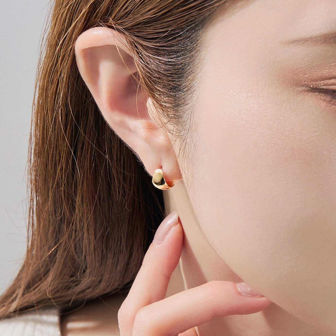 【片耳】K18 月甲 フープピアス(10×7)