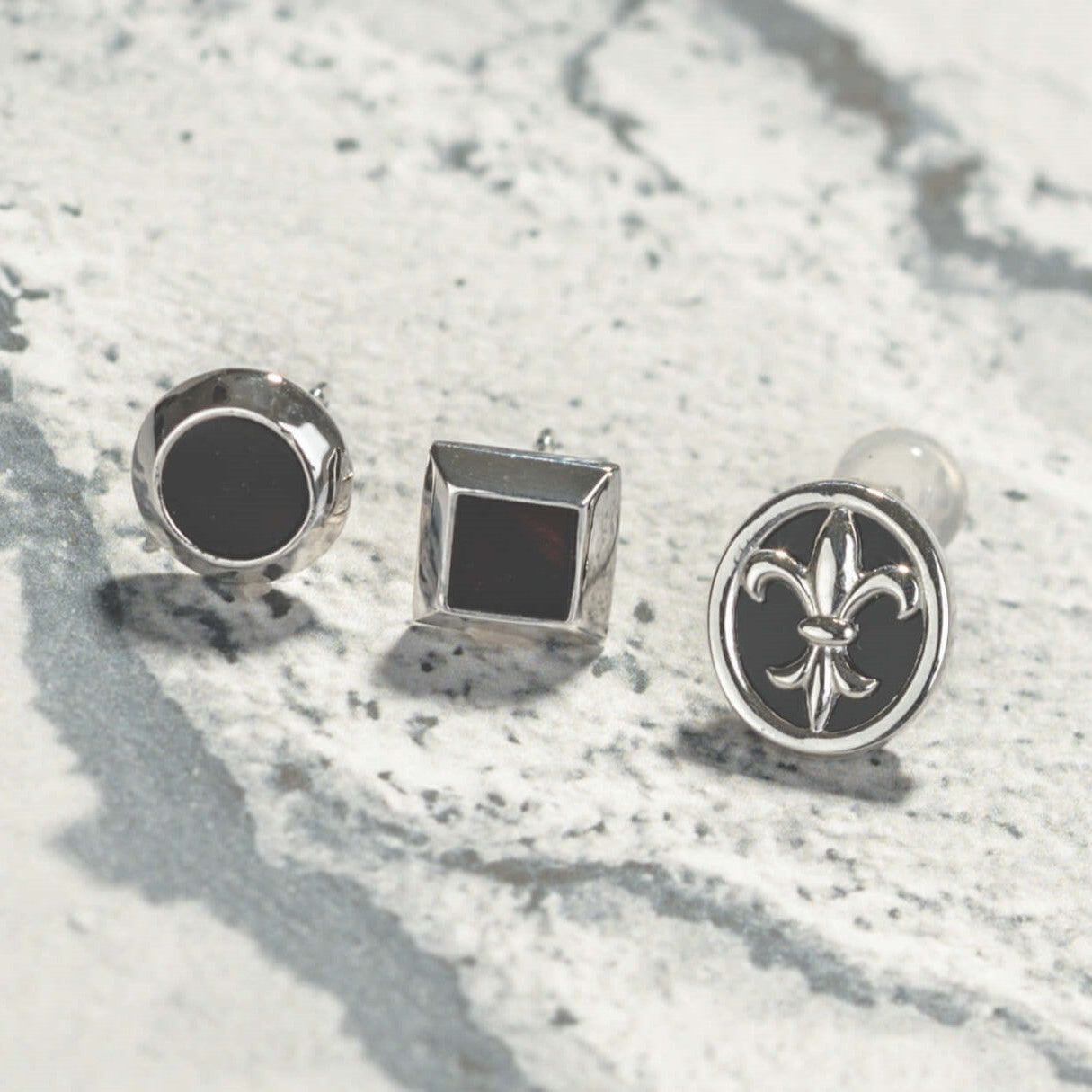 【片耳】 K10WG オニキス スタッドピアス(ラウンド)