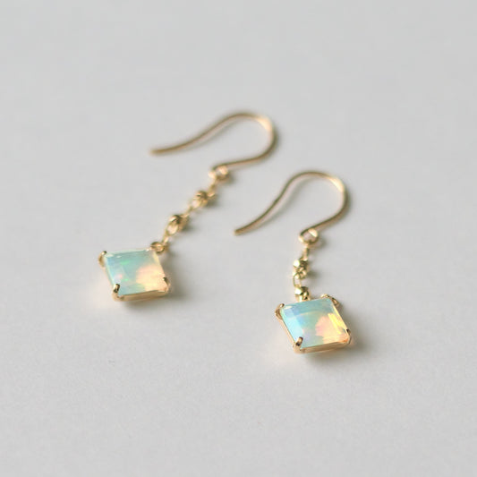 K10 スクエアオパール フックピアス(02)