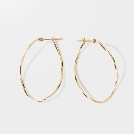 K10 ひねり フープピアス