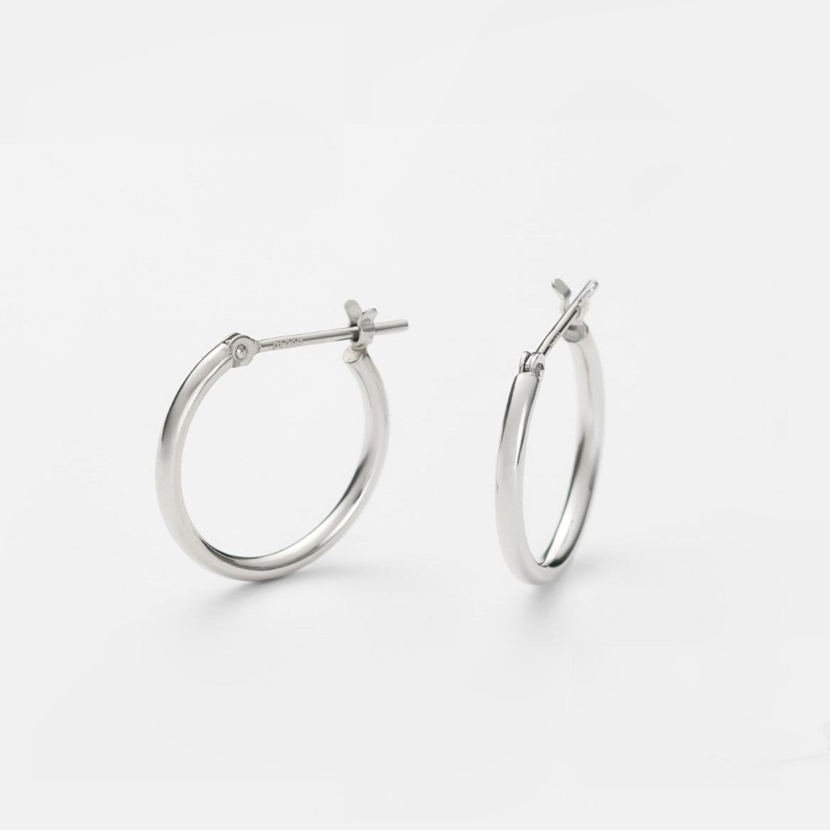 Pt900 シンプル フープピアス