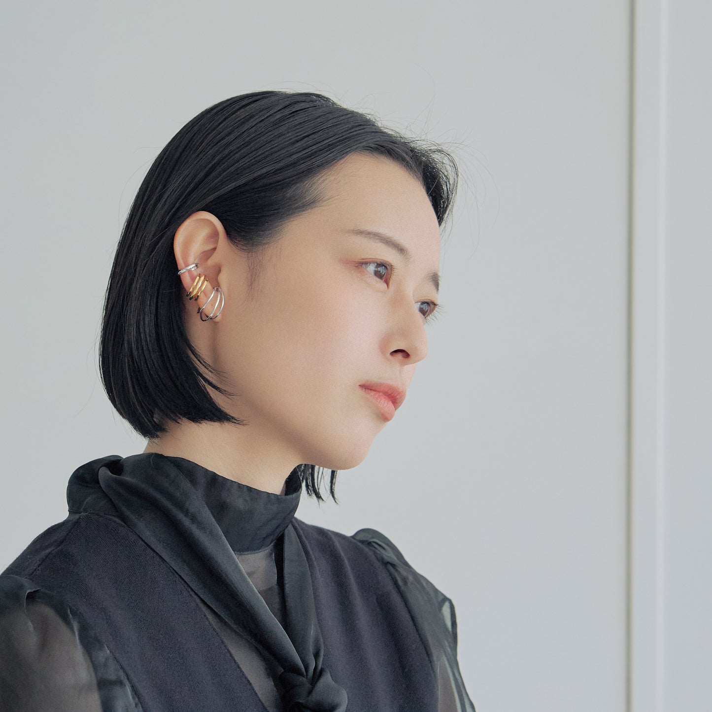 SV925 ユニセックス スリーライン イヤーカフ(W/Y/B)