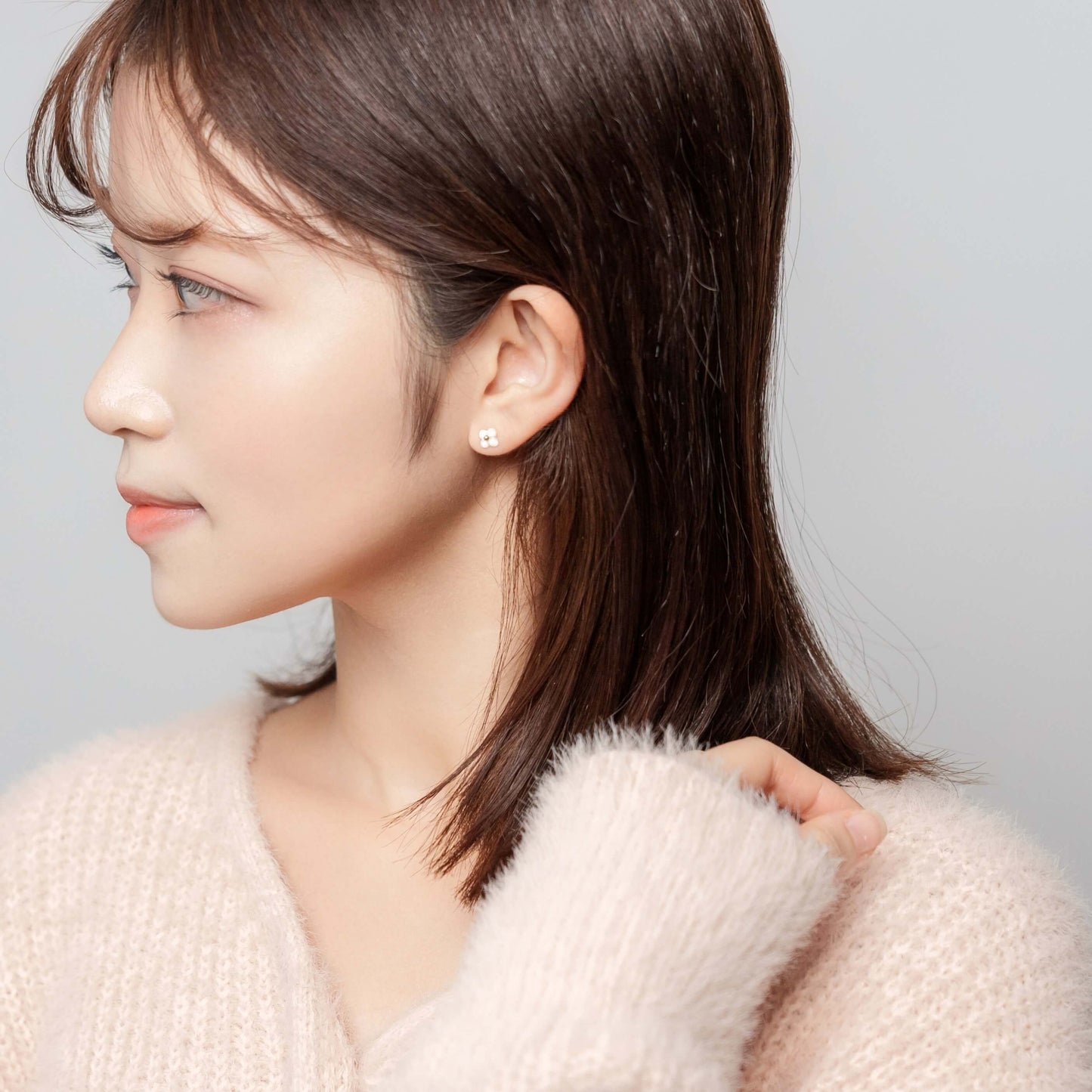 K10 フラワーシェル スタッドピアス(アジサイ)