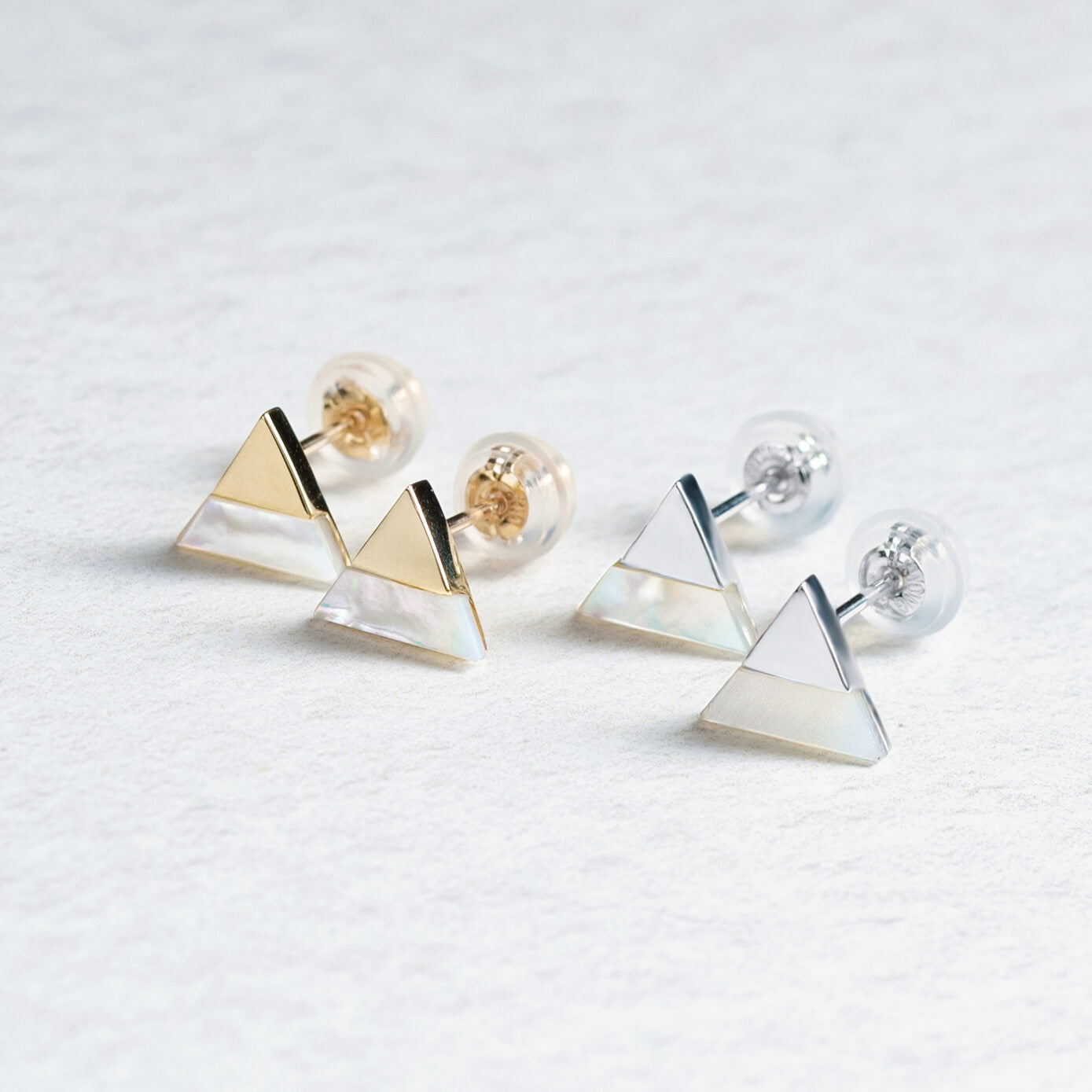 K10 ホワイトシェル スタッドピアス(△:WG)