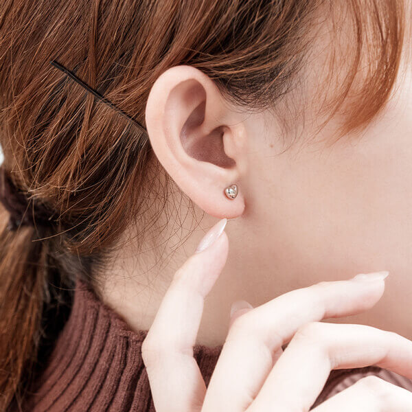 Pt900 地金 中空 スタッドピアス(ハート:大)