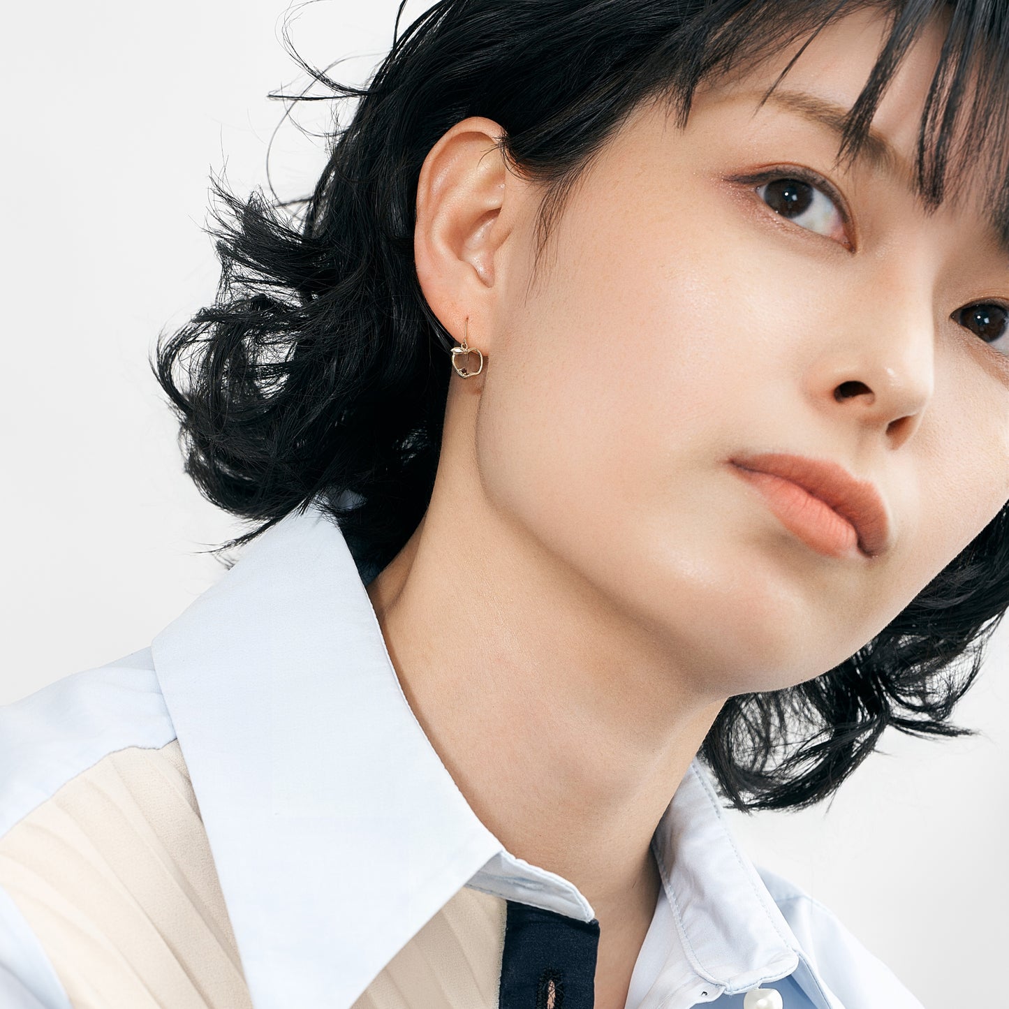 K10 リンゴモチーフ フックピアス