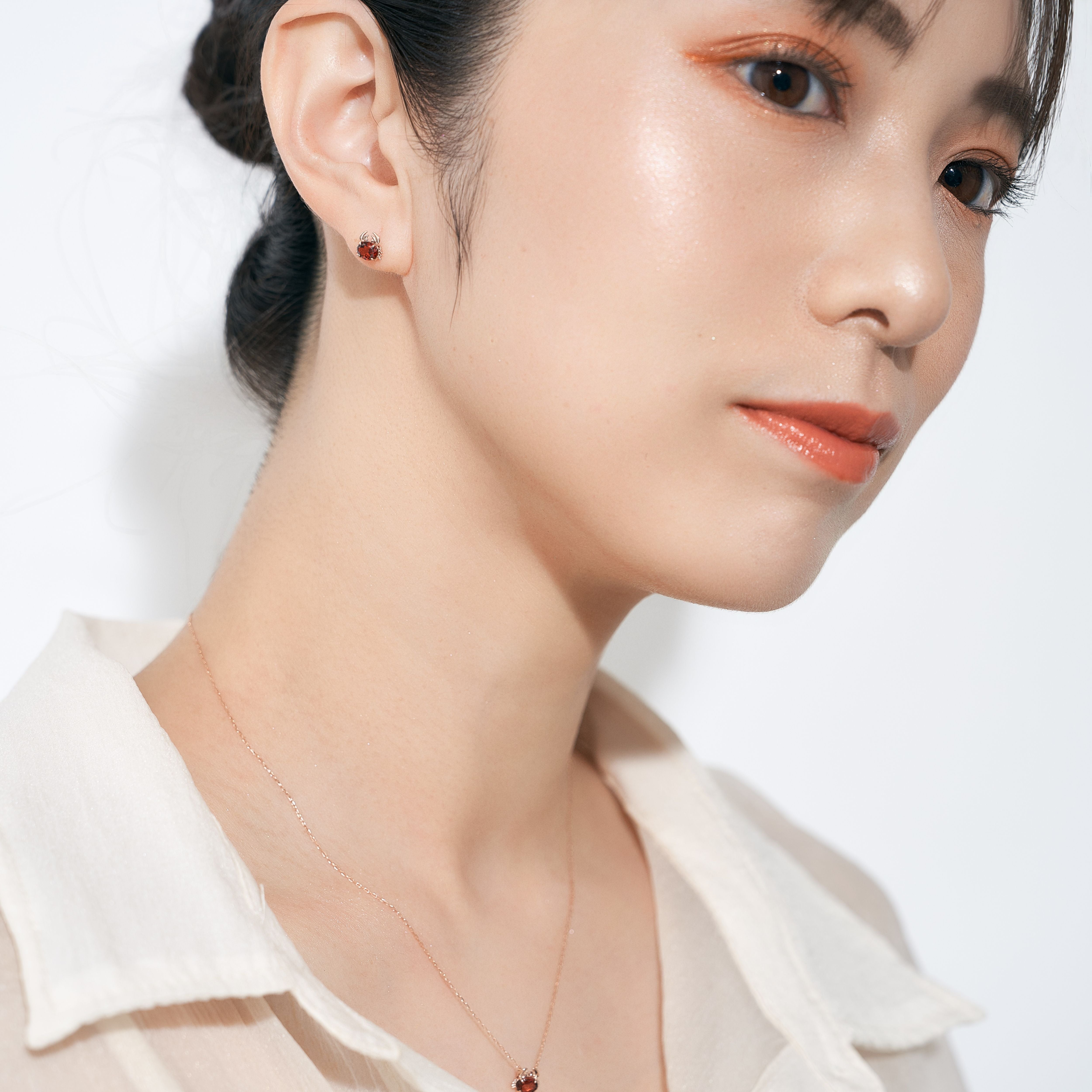 K10PG カニ 蟹 スタッドピアス me.（エムイードット）