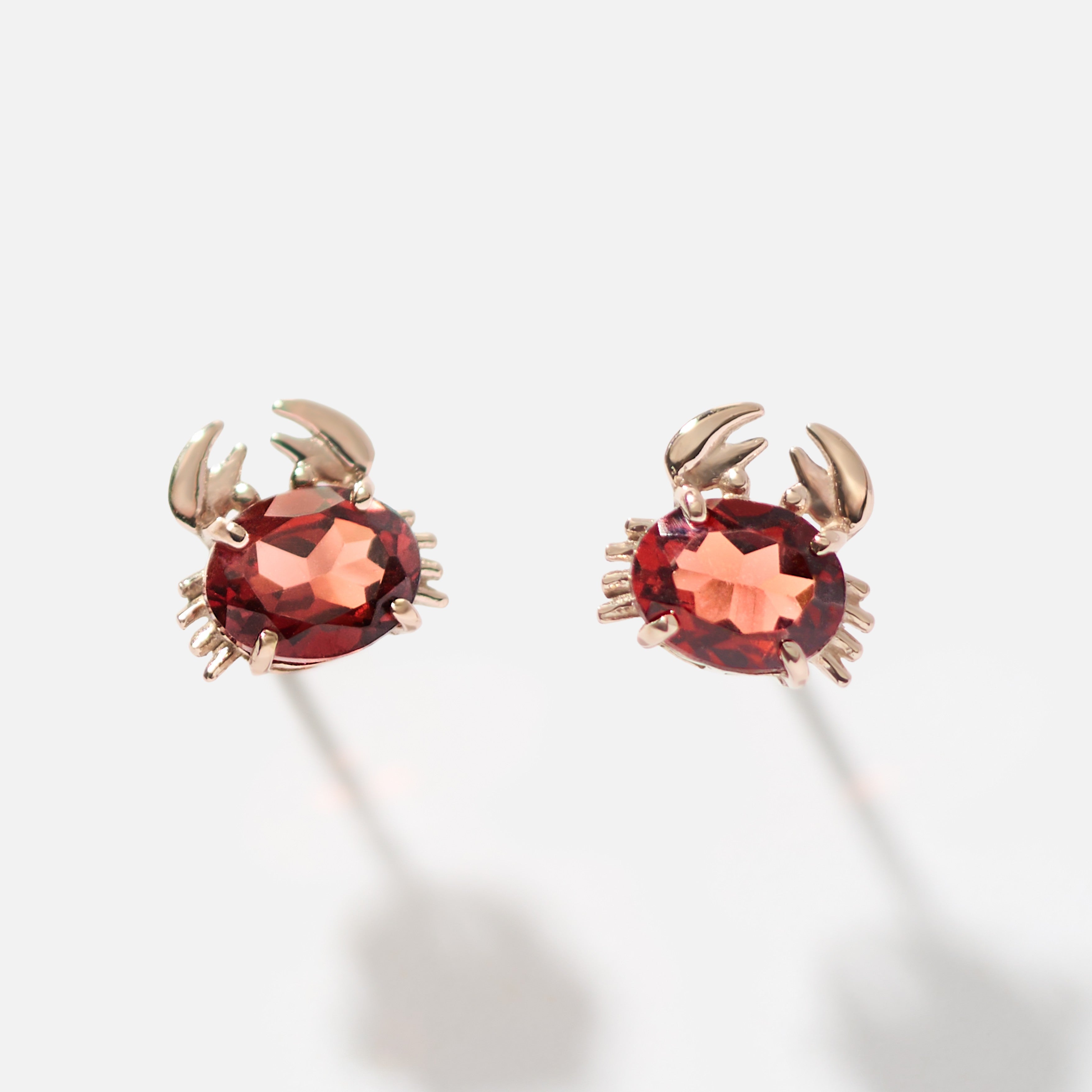 K10PG カニ 蟹 スタッドピアス me.（エムイードット）