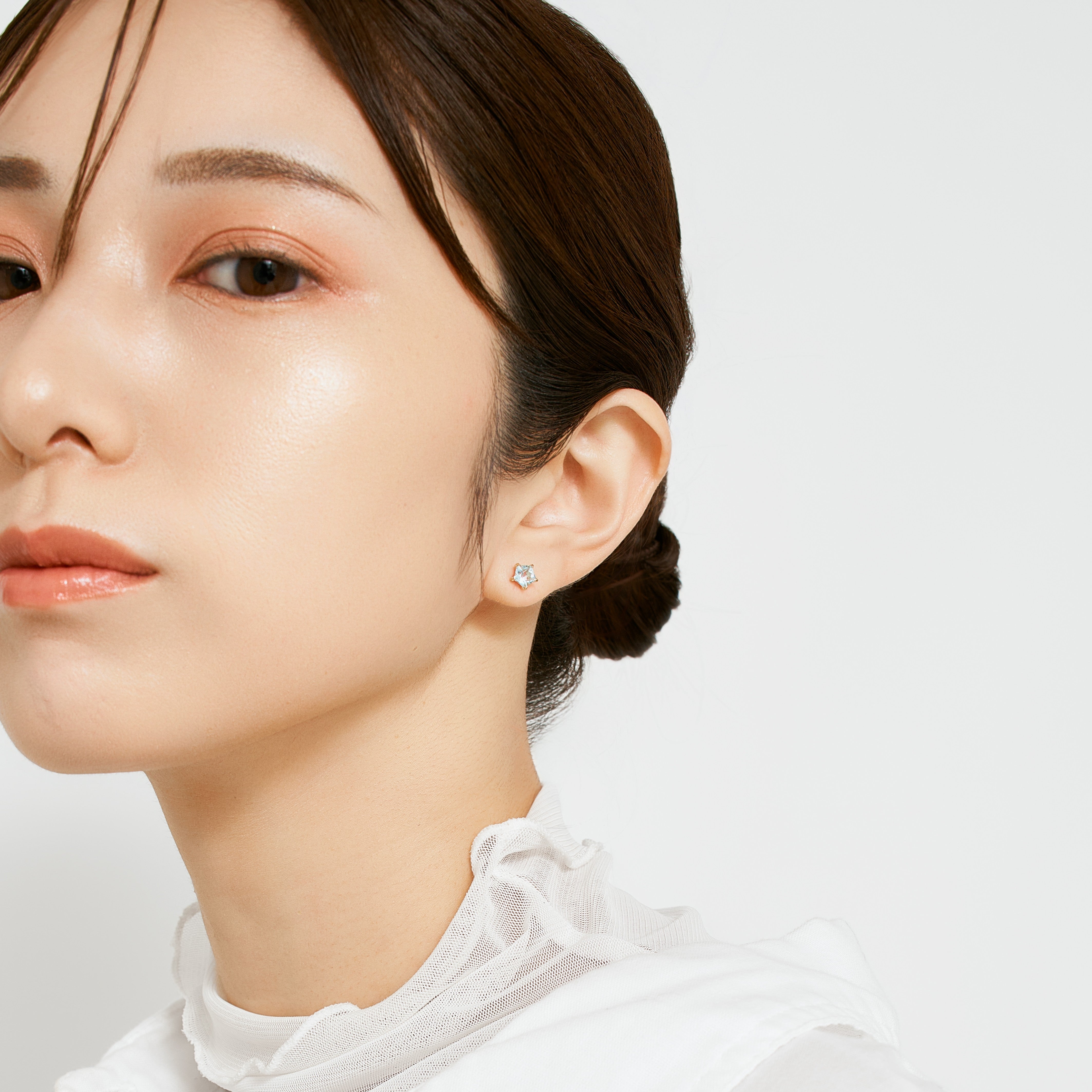 K10 星 スタッドピアス(スカイブルートパーズ) - me.(エムイードット) K10 星 スタッドピアス(スカイブルートパーズ) - me.(エムイードット)