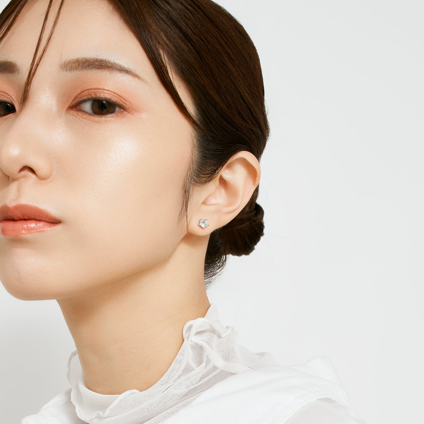 K10 星 スタッドピアス（スカイブルートパーズ)