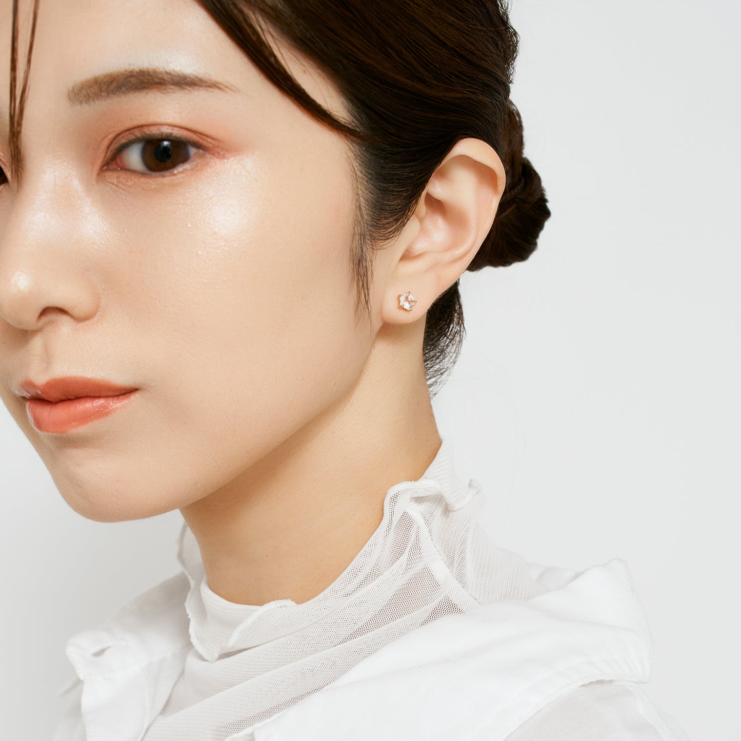 K10 星 スタッドピアス（クォーツ)