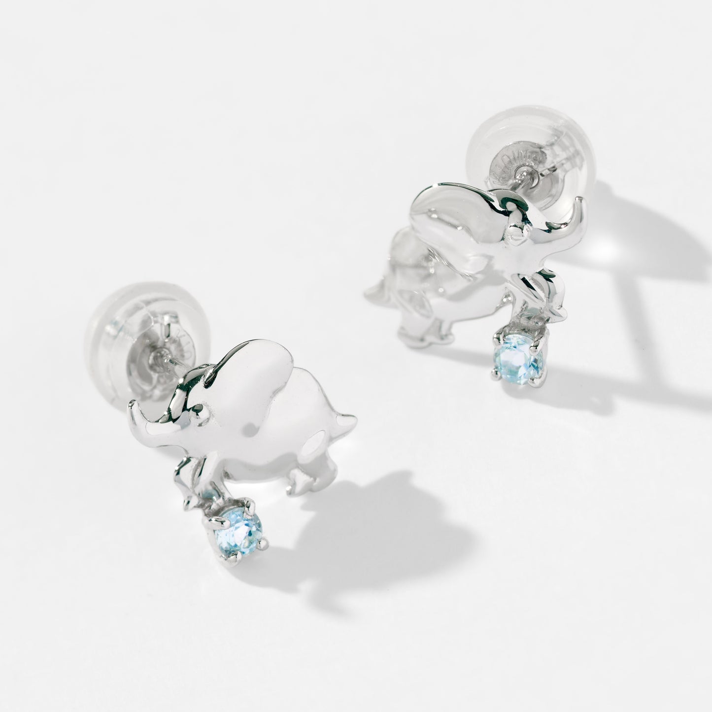 K10WG ゾウ スタッドピアス