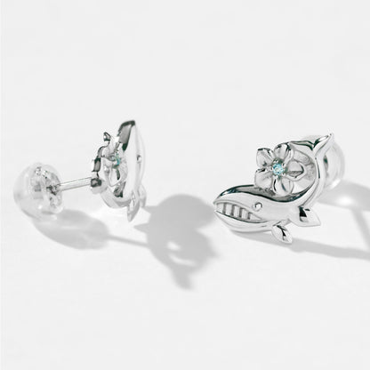 K10WG クジラ スタッドピアス