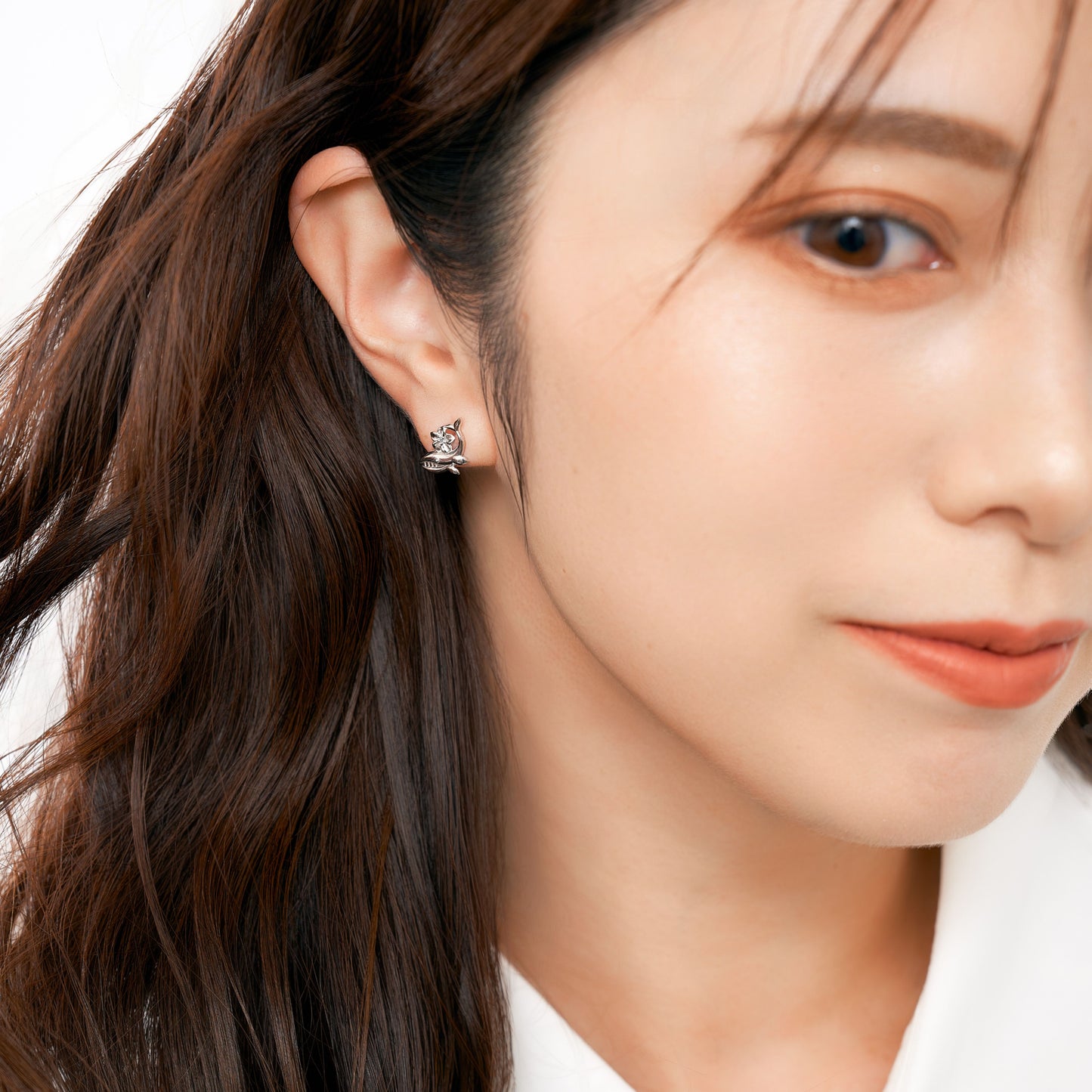 K10WG クジラ スタッドピアス