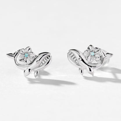 K10WG クジラ スタッドピアス