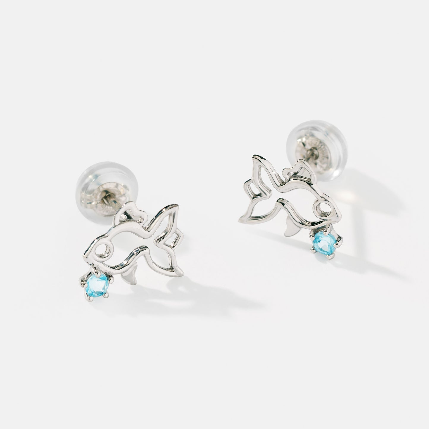 K10WG 金魚 スタッドピアス