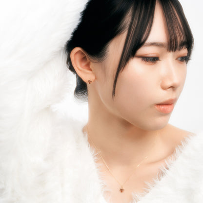 K10 カラーストーンスタッドピアス（レッド）