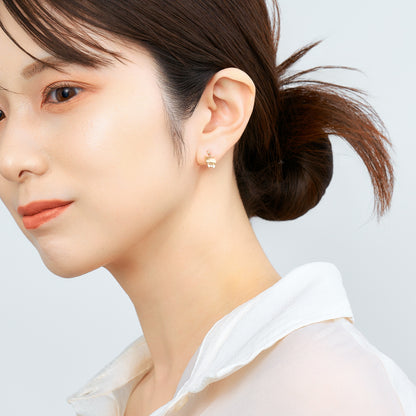 K10 ネコ スタッドピアス