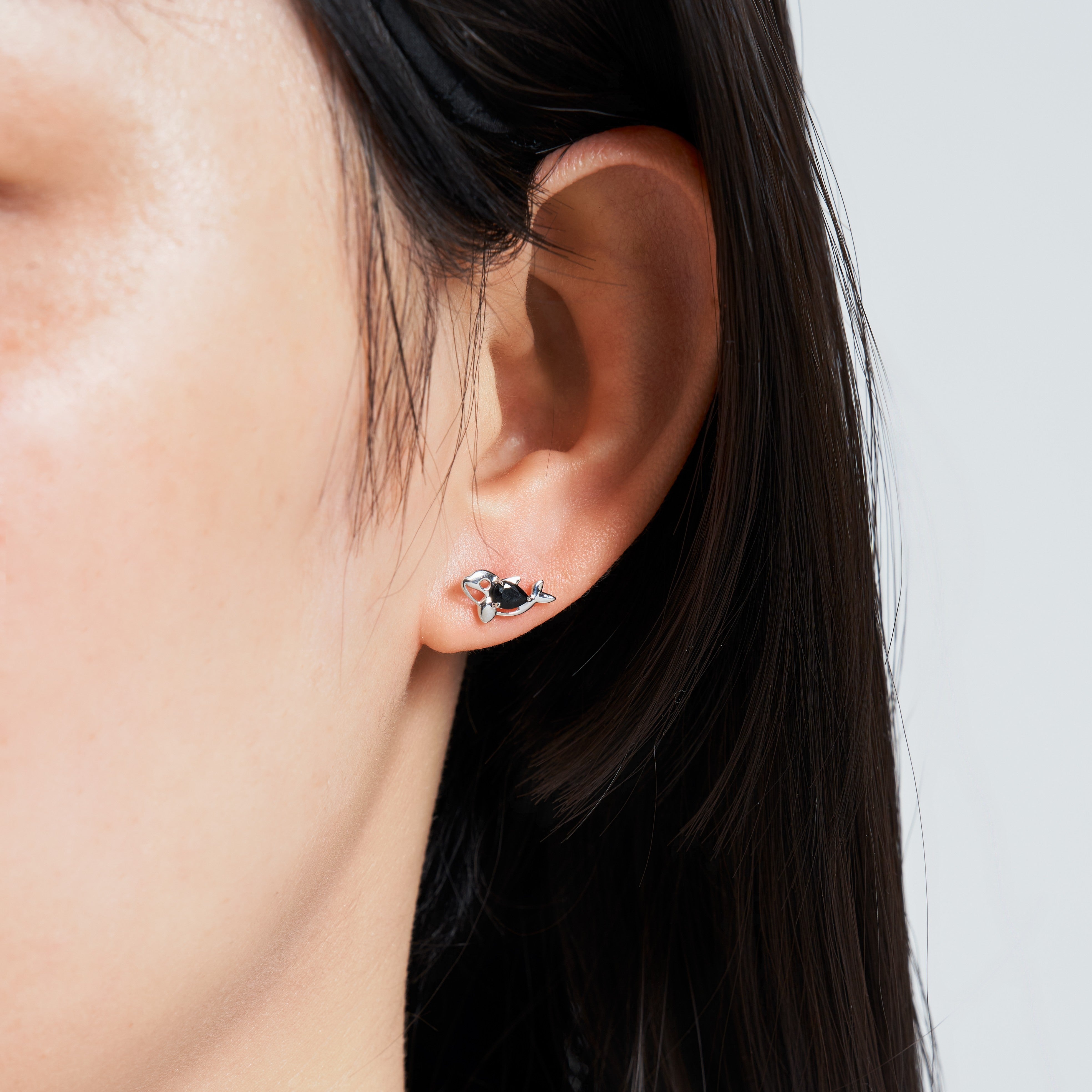 K10WG シャチ ピアス - me.（エムイードット）