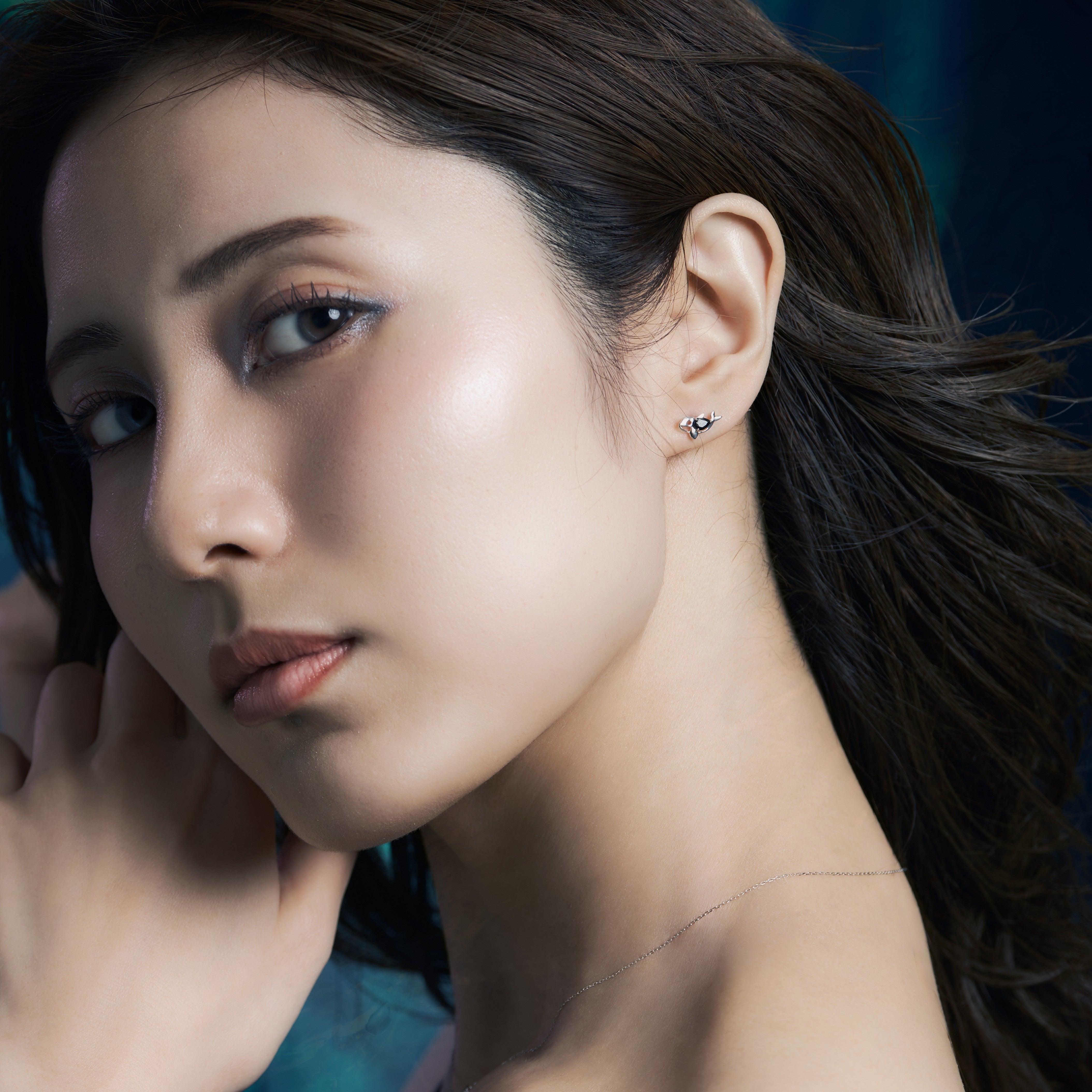 K10WG シャチ ピアス - me.（エムイードット）