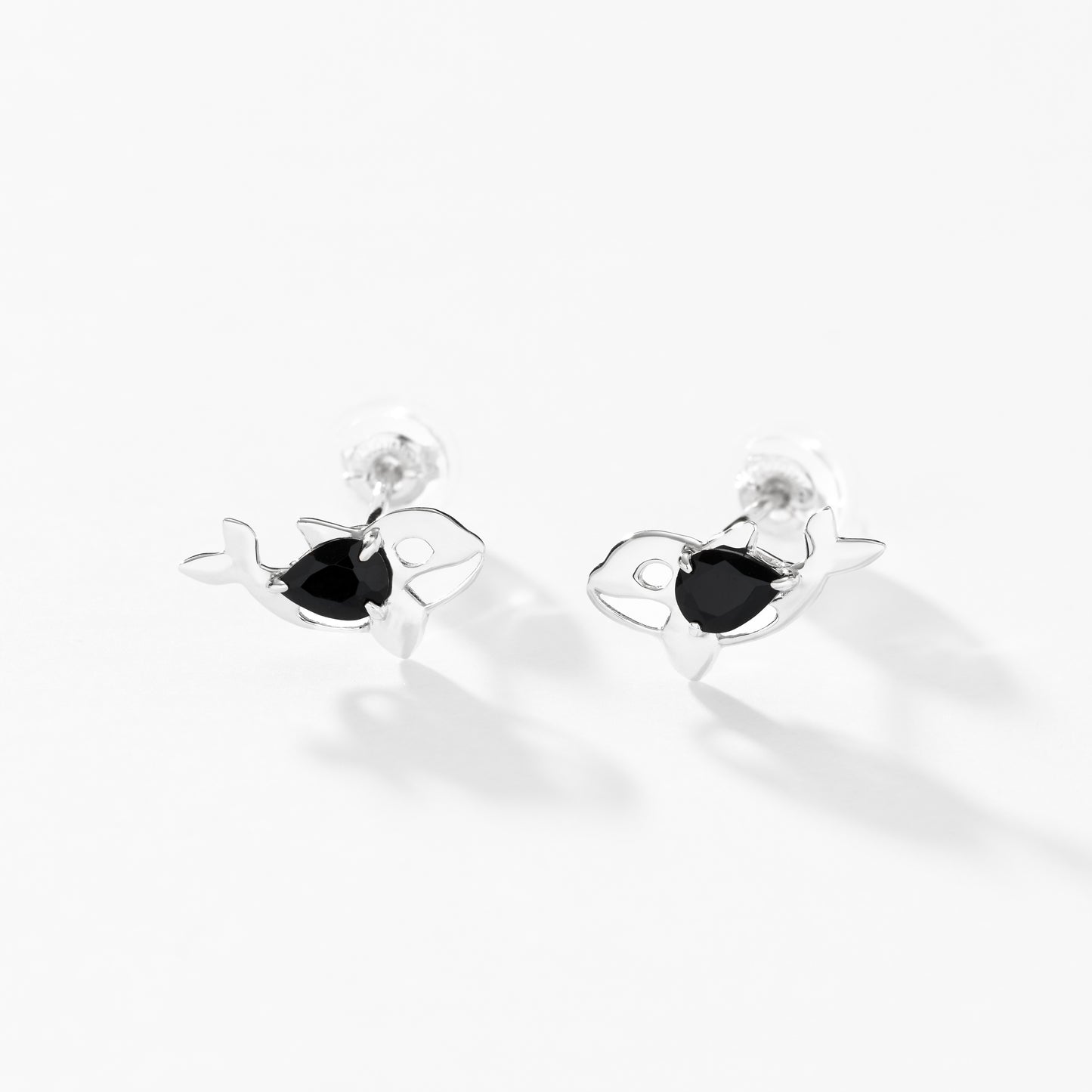 K10WG シャチ ピアス