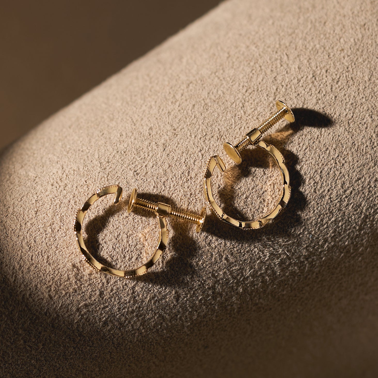 K10 ネジ式 フープイヤリング（01）（YG/WG）- me.（エムイードット）