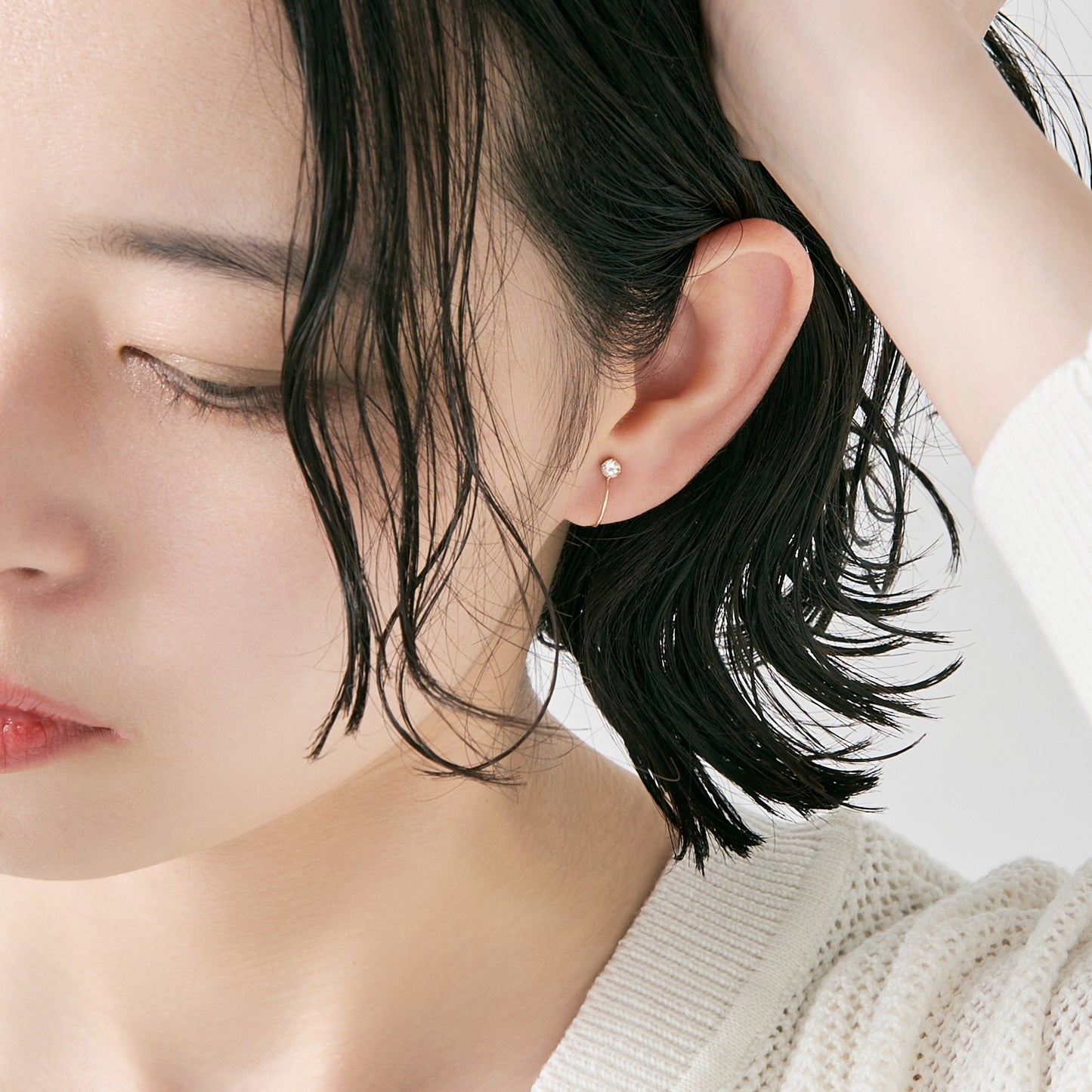 K10 誕生石 イヤリング（4月：ホワイトトパーズ）