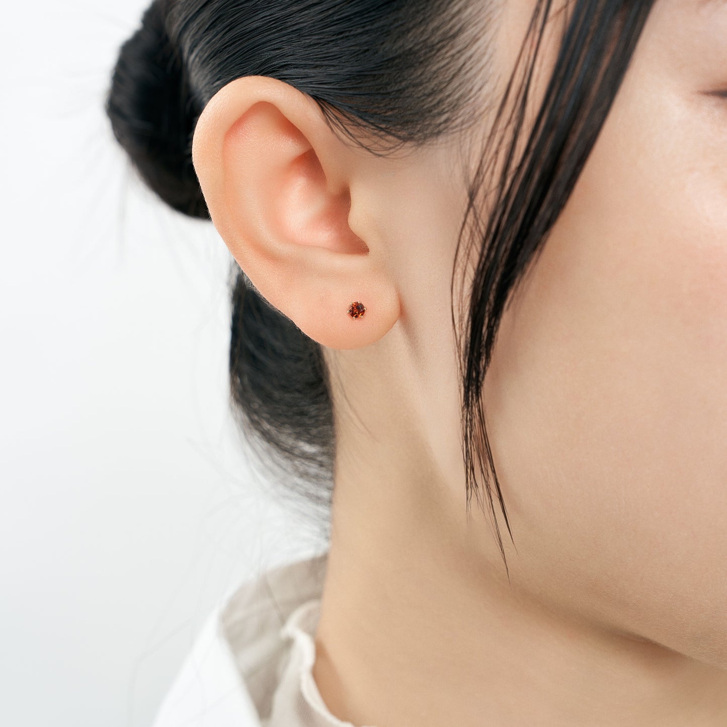 K18 誕生石 スタッドピアス 3mm（1月：ガーネット）