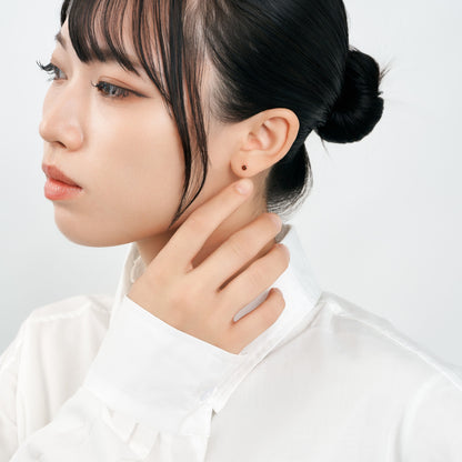 K18 誕生石 スタッドピアス 3mm（1月：ガーネット）
