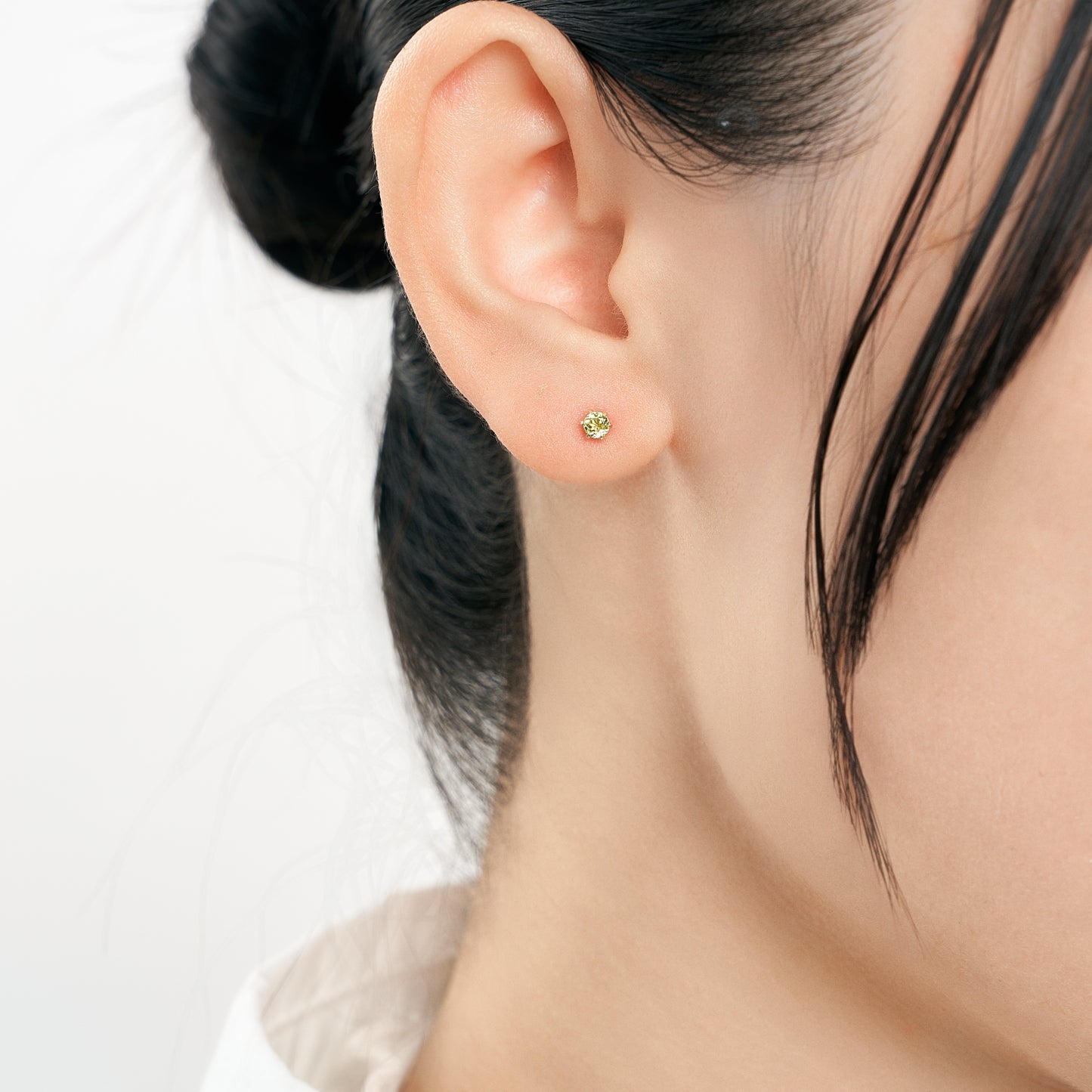 K18 誕生石 スタッドピアス 3mm（8月：ペリドット）