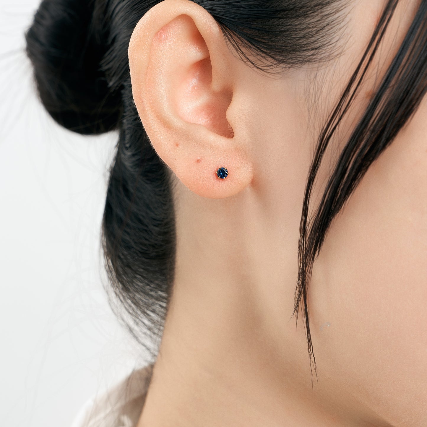 K18 誕生石 スタッドピアス 3mm（9月：サファイア）