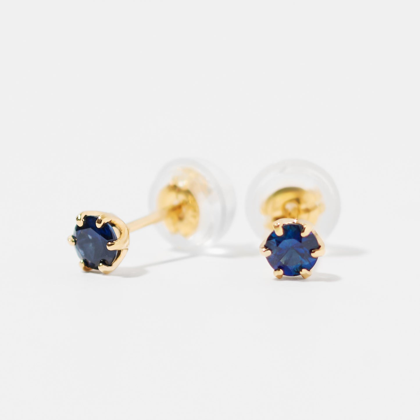 K18 誕生石 スタッドピアス 3mm（9月：サファイア）