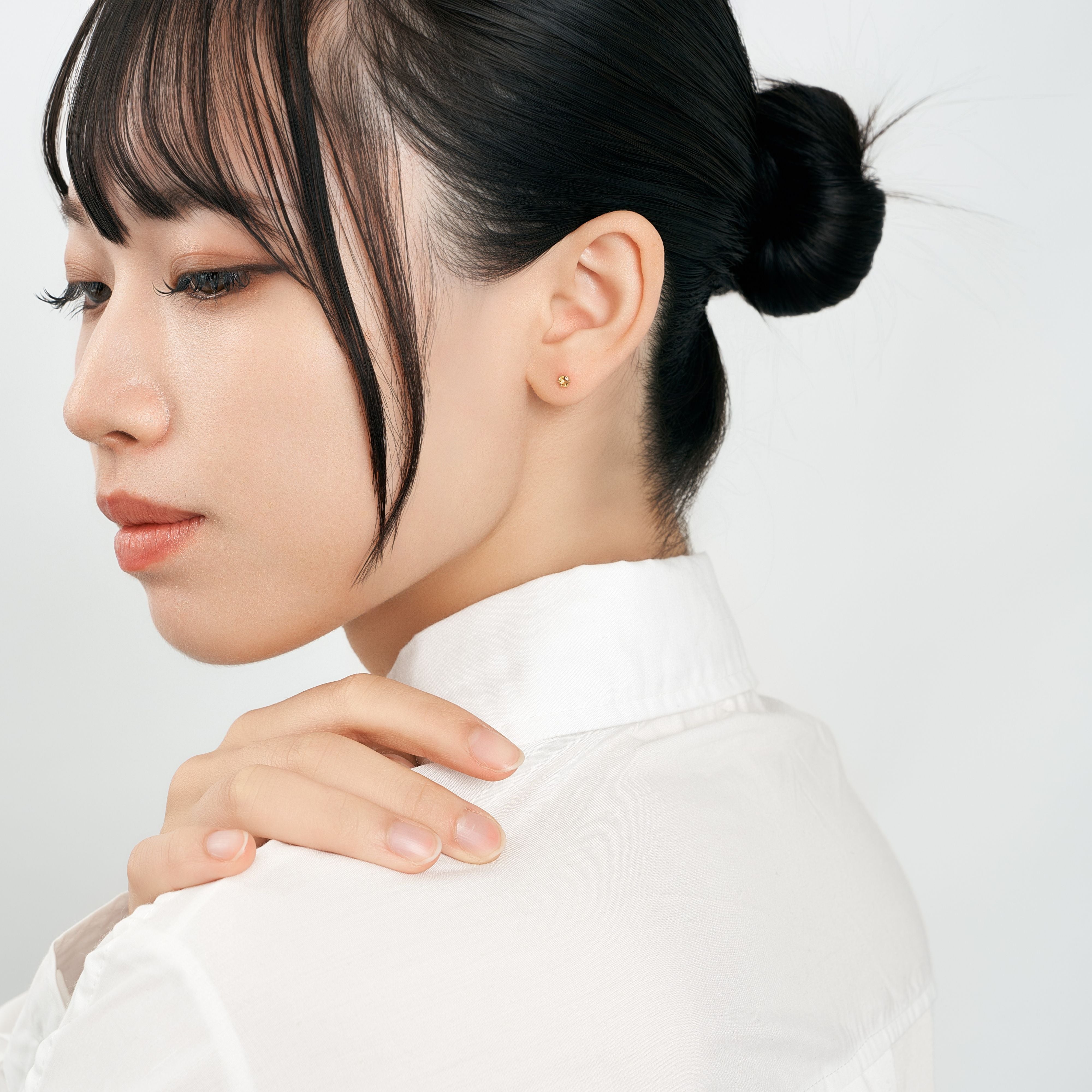 K18 爪留め 誕生石 スタッドピアス 3mm（11月：シトリン）- me