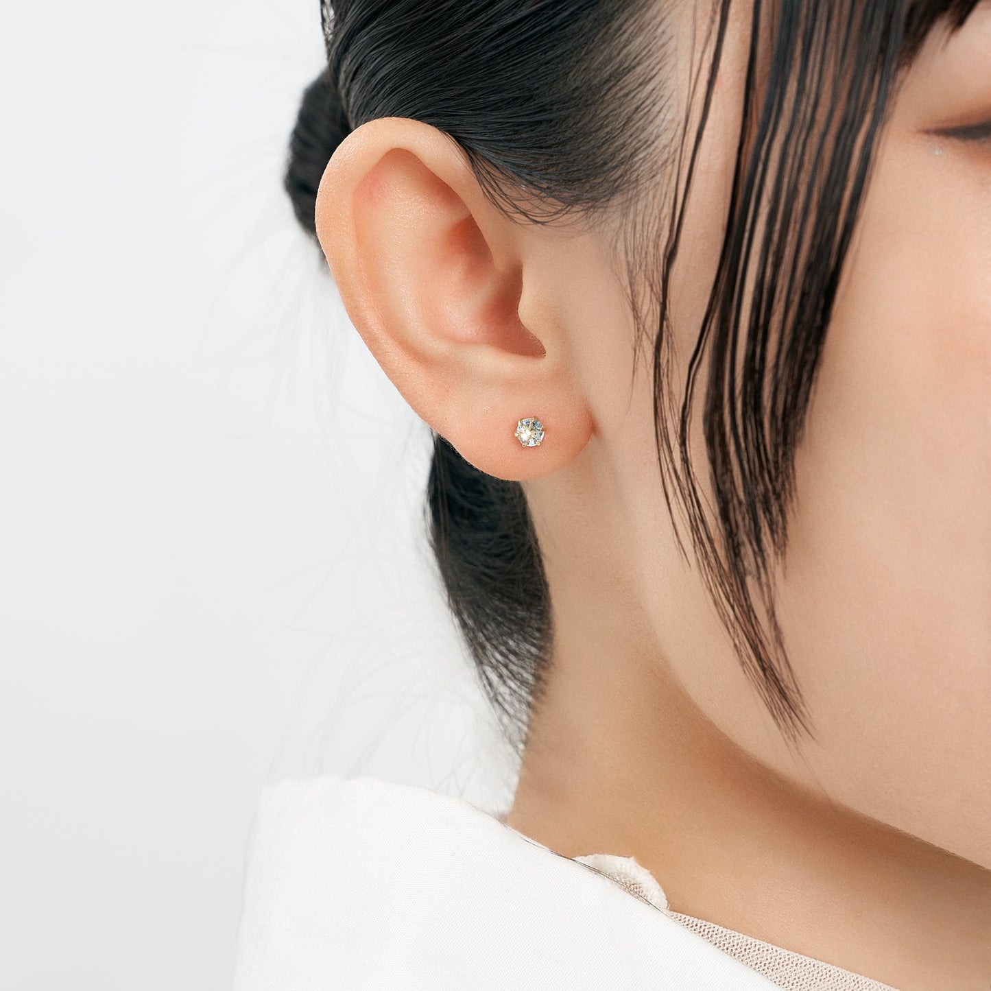 K18 誕生石 スタッドピアス 4mm（3月：アクアマリン）